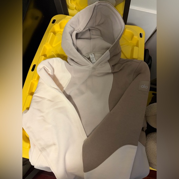 ALO Yoga Make Waves Ivory Hoodie & Sweatpant Set - new with tags & unworn - Picture 8 of 12